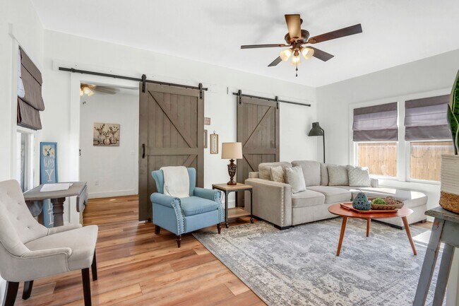 Building Photo - 569 Wright Ave