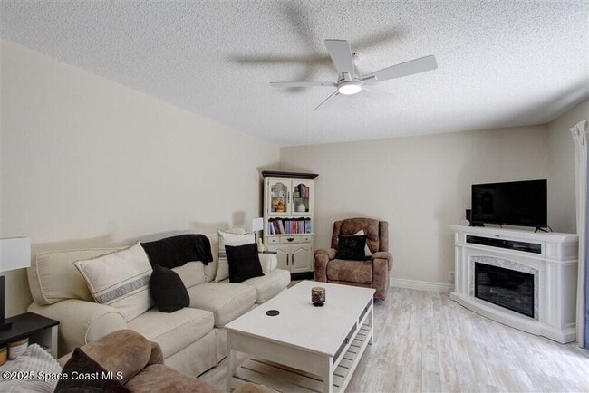 Building Photo - 1717 Patty Cir NE