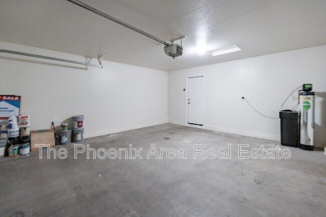 Building Photo - 28214 N Quartz Way