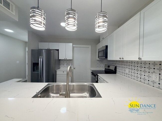 Building Photo - Beautiful 2BR Home Near Eglin AFB & Hurlburt Field!