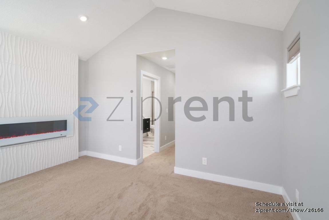 Building Photo - 6067 SE Nehalem St