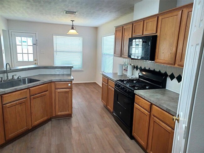 Building Photo - 13414 Beechglen Ln
