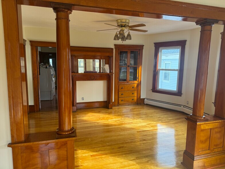 Building Photo - 63 Gates St