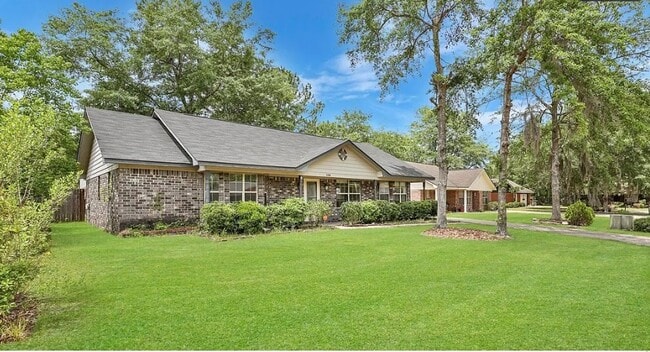 Building Photo - 1104 Tomahawk Trail