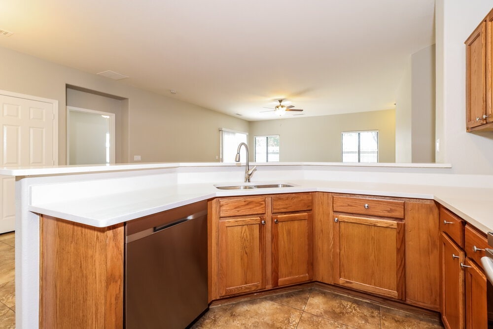 Building Photo - 505 W Del Rio Ln