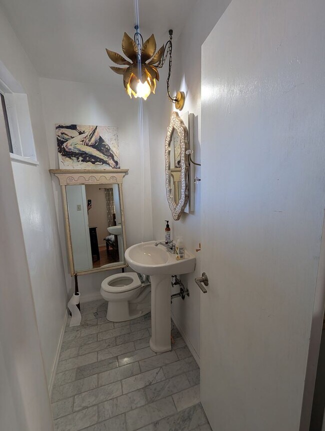 Building Photo - Enjoy Amazing Flatiron Views, Abundant Space, and A Large Backyard in this 5 Bedroom Home