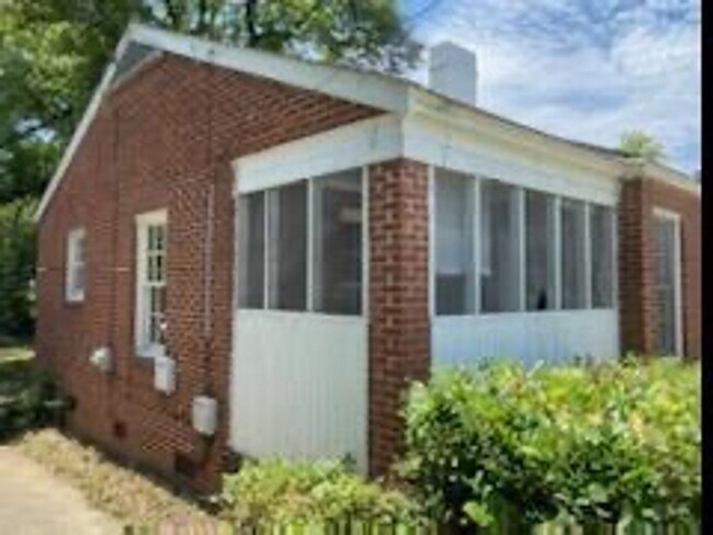 Building Photo - **AVAILABLE NOW**Midtown Columbus, GA 3 Be...
