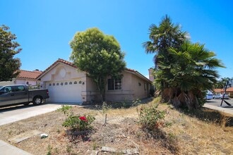 Building Photo - Santa Fe Hills Detached Home