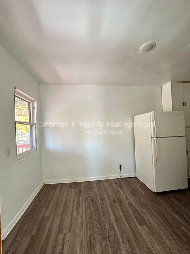 Building Photo - 529 Wheaton Ave