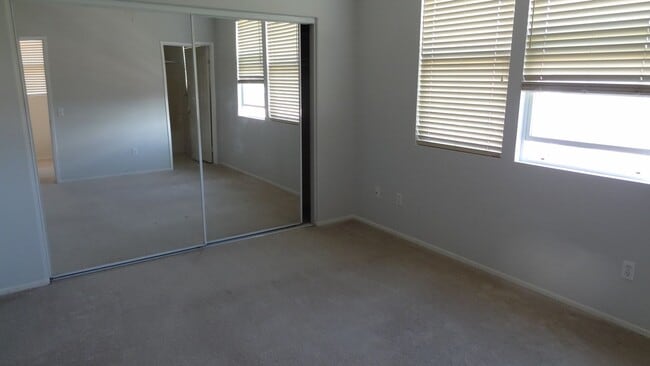 Building Photo - Beautiful Loma Linda Home with 3 Master Bedrooms with own Bathrooms