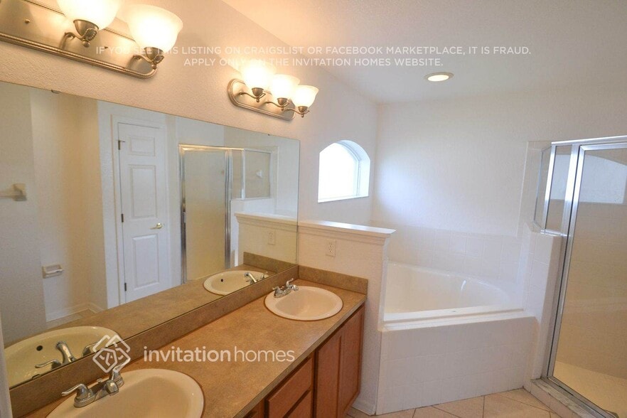 Building Photo - 2125 Golden Meadow Way