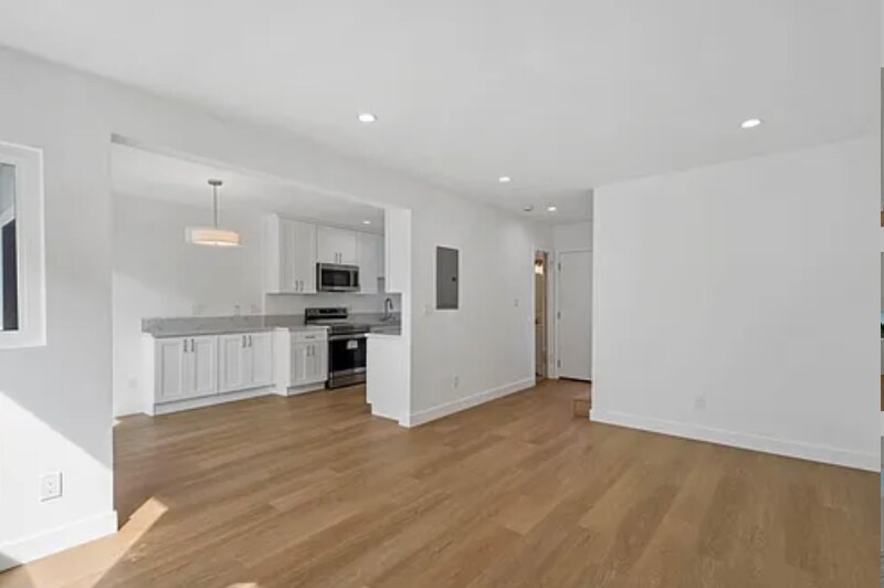 Building Photo - 2915 Hauser Blvd