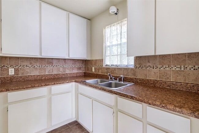 Building Photo - 156 County Rd 3251W