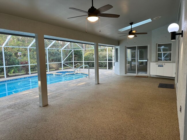 Building Photo - Beautiful Pine Lakes Pool home AVAILIBLE NOW!