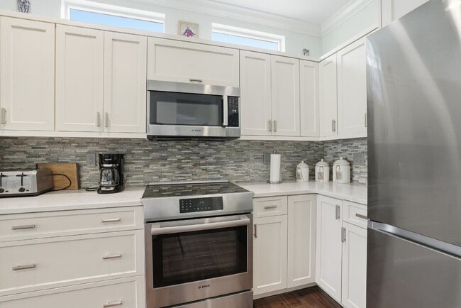 Building Photo - 34 Coburn Dr E