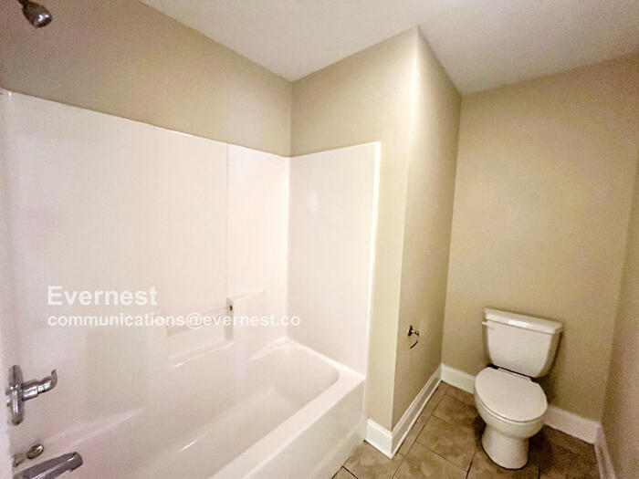 Building Photo - 1521 Southernwood Dr