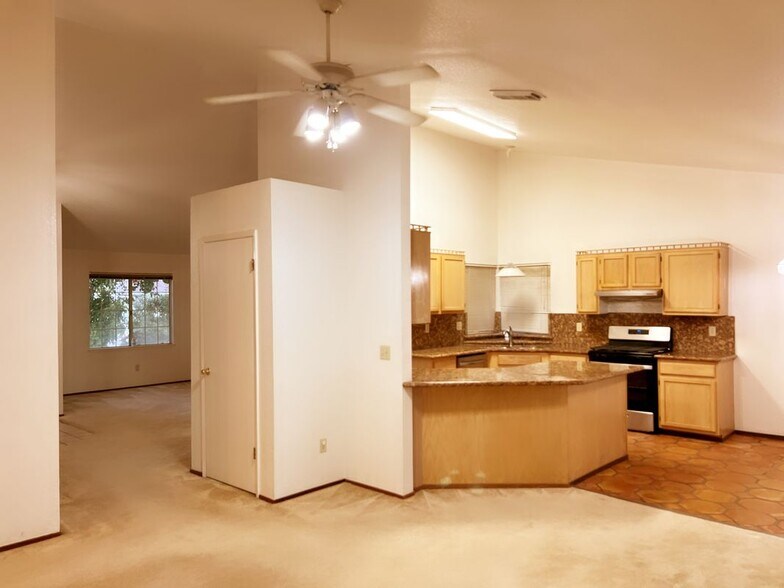 Building Photo - 5920 Laguna Ranch Cir