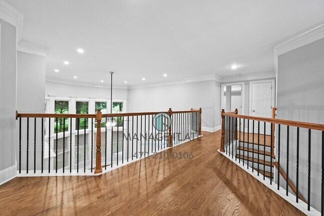 Building Photo - 5 Bedroom House in gated community in Duluth, GA.