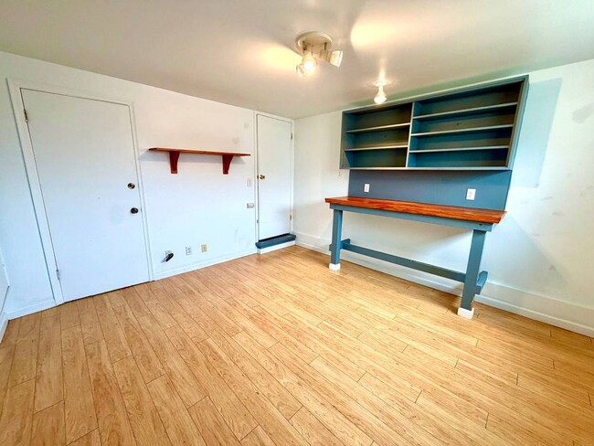 Building Photo - Clean 3 Bedroom, 1 Bath with Bonus Room- Walk to Westmoor High School, Open House, July 9th 4-6PM
