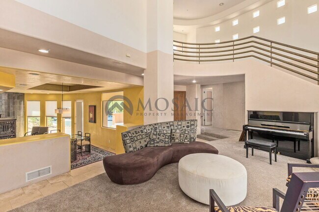 Building Photo - 13448 E Bloomfield Dr