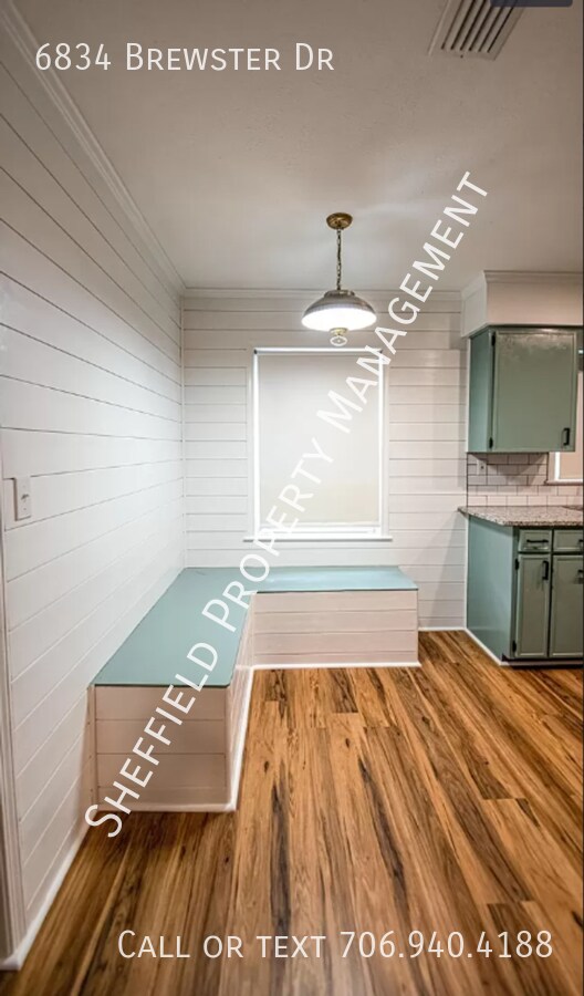 Building Photo - Beautiful home available today!