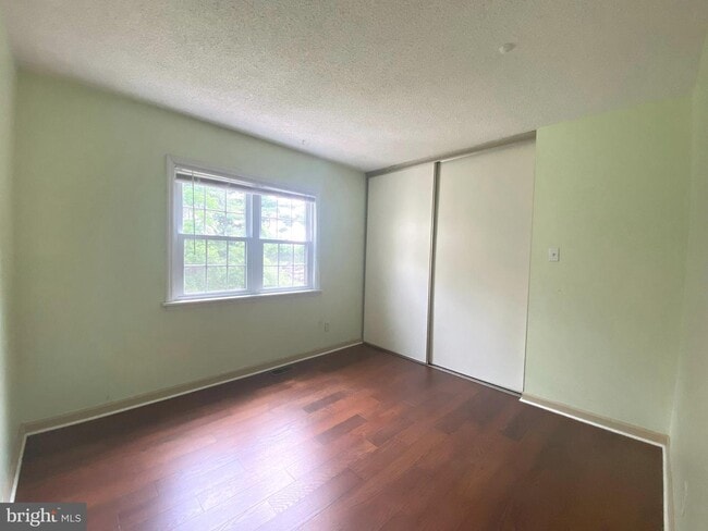 Building Photo - 199 Liberty Dr