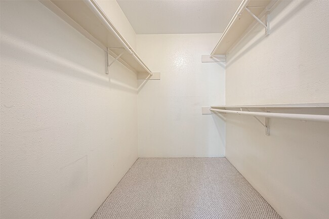 Building Photo - 2750 Holly Hall St