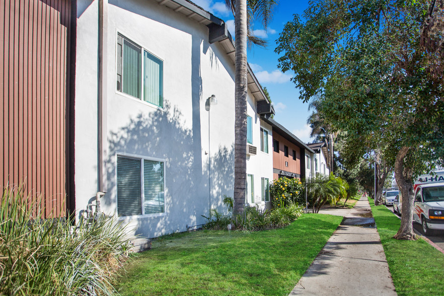 Building Photo - Park Place at Saticoy