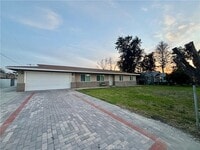 Building Photo - 1795 E Victoria Ave