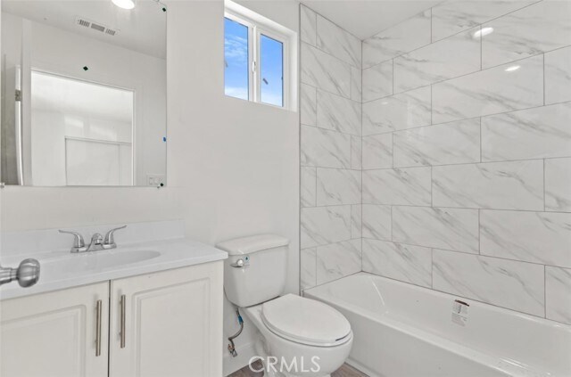 Building Photo - 703 W 80th St