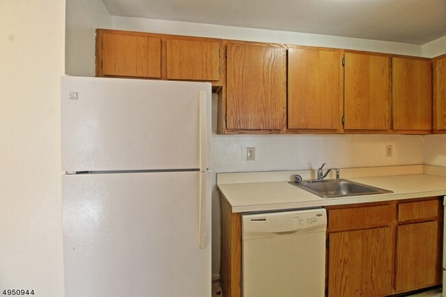 Building Photo - 20 Delar Pkwy