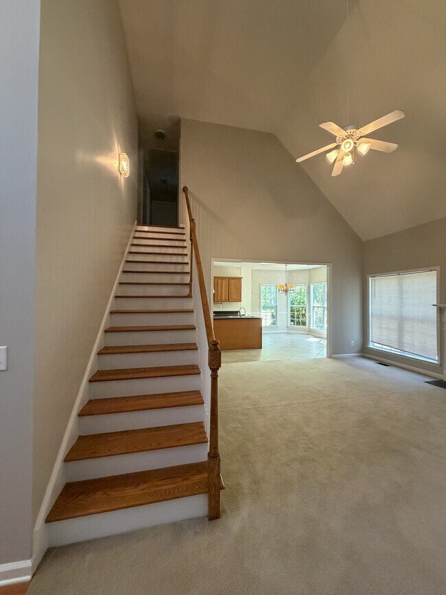 Building Photo - 230 Clinton Crossing Dr