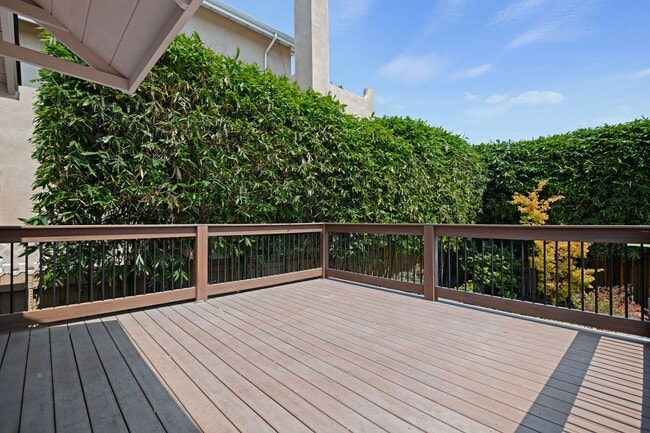 Building Photo - Charming One-Bedroom Retreat in Santa Barb...
