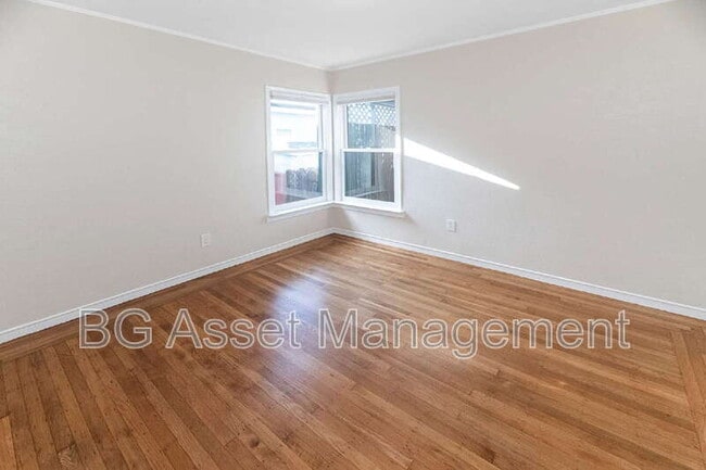 Building Photo - 317 Pomona Ave