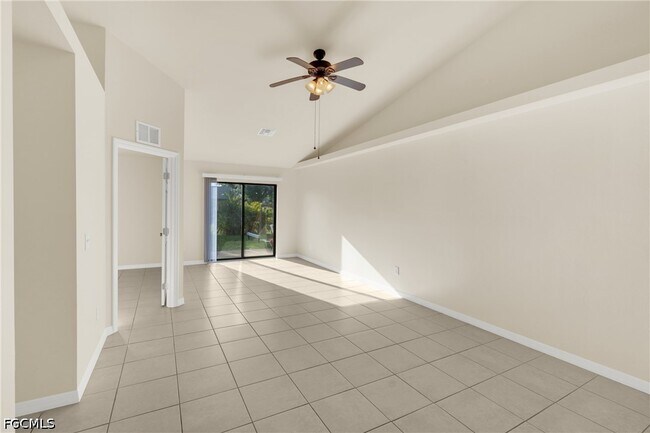 Building Photo - 4623 SW 7th Pl