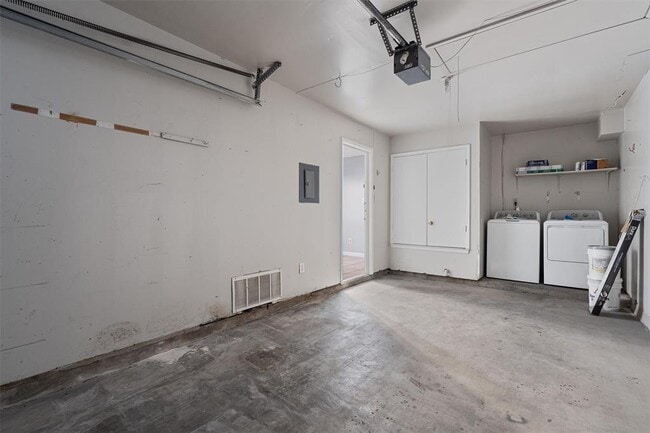 Building Photo - 13357 Water Oak Ln