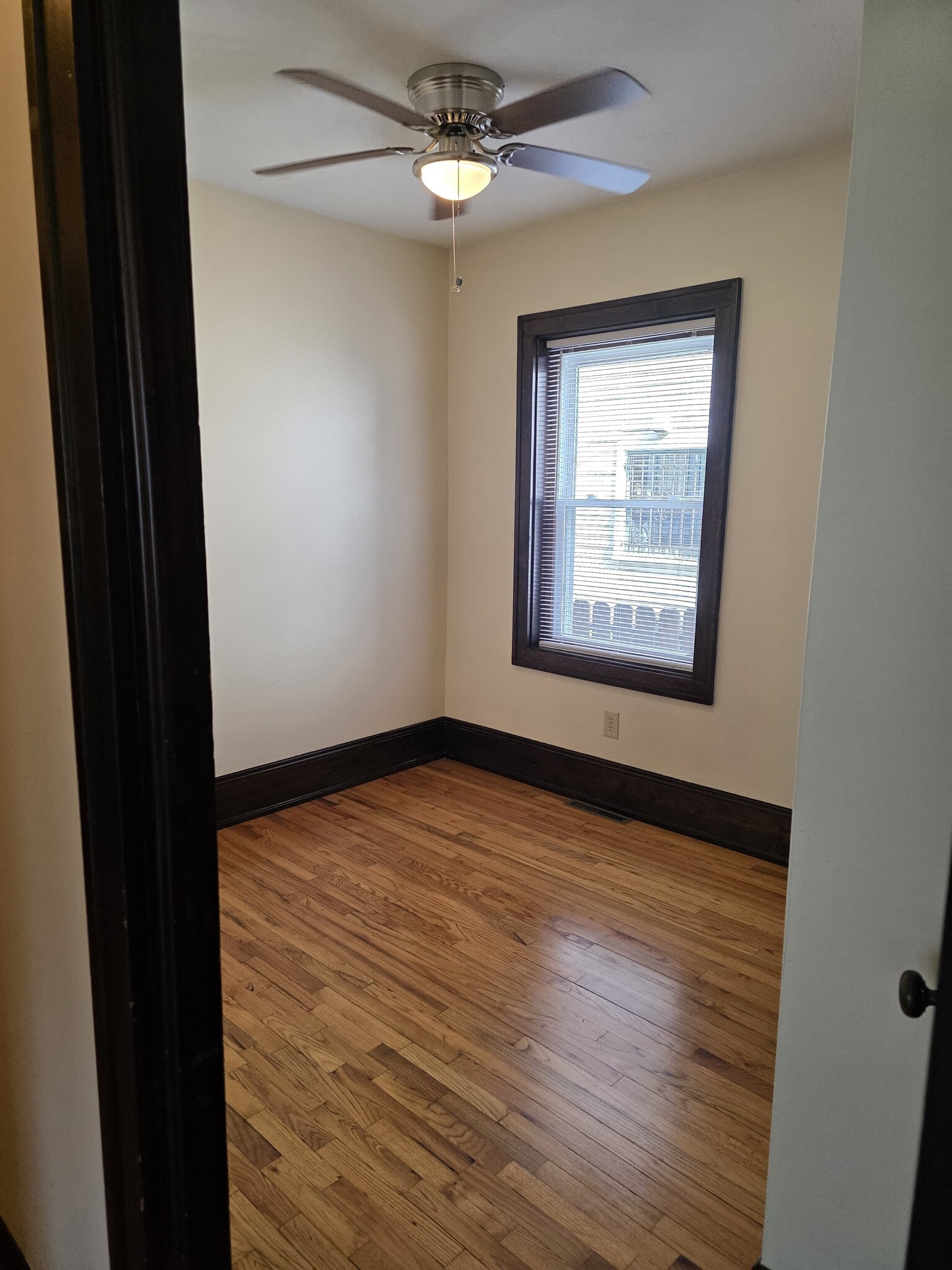 Building Photo - 1745 W 31st Pl