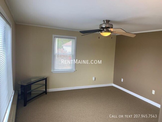 Building Photo - 11 Stillwater Ave