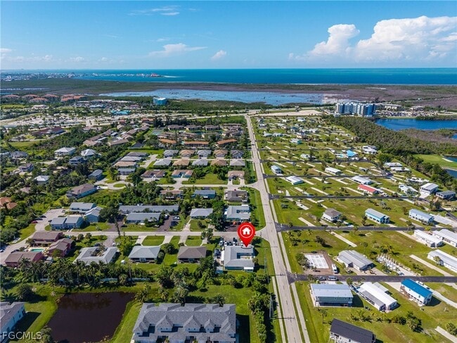 Building Photo - 16599 Davis Rd