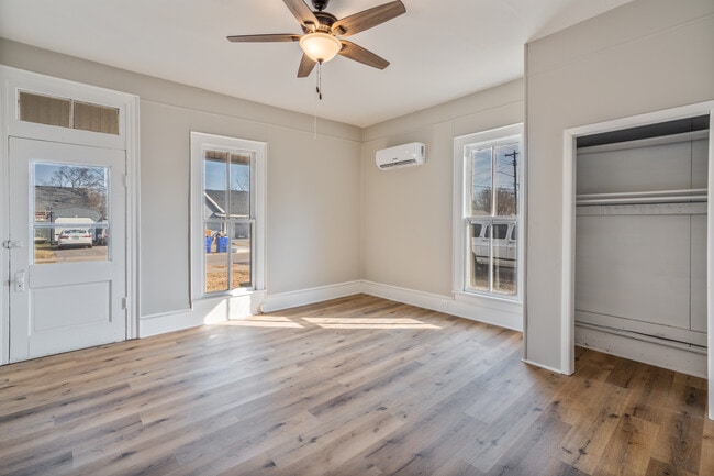 Building Photo - 319 Montague St