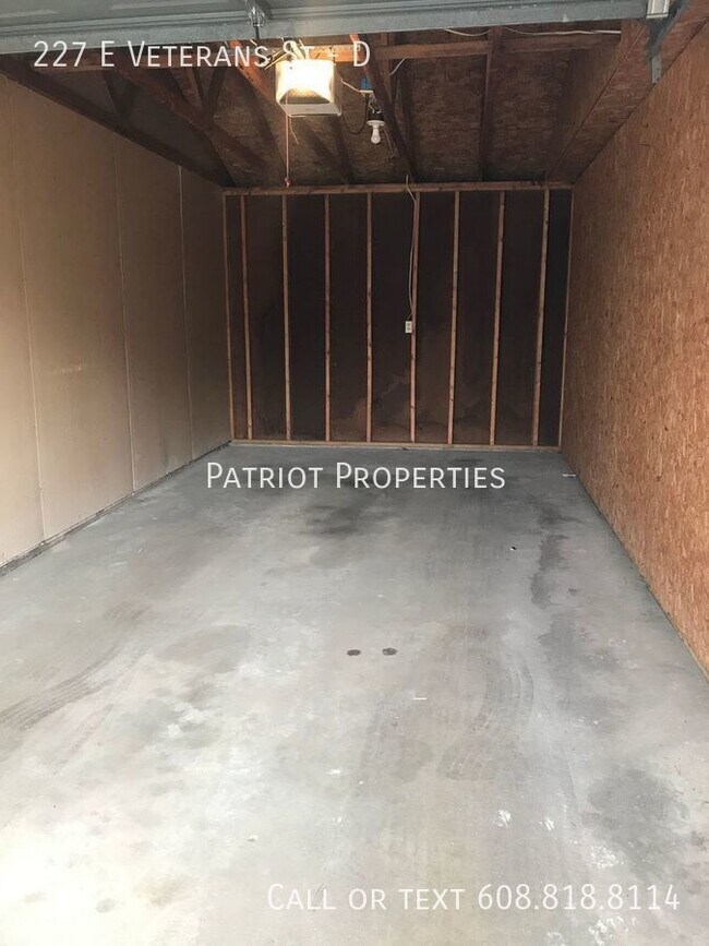 Building Photo - 227 E Veterans St