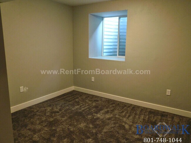 Building Photo - 555 S 900 E