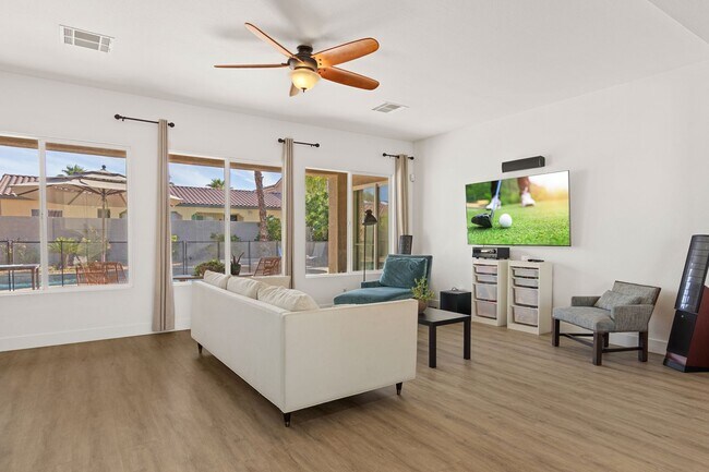 Building Photo - Beautifully Upgraded, Single Story 3 Bed, ...