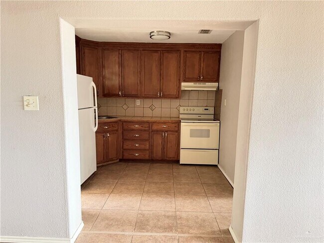 Building Photo - 12 E Schunior St