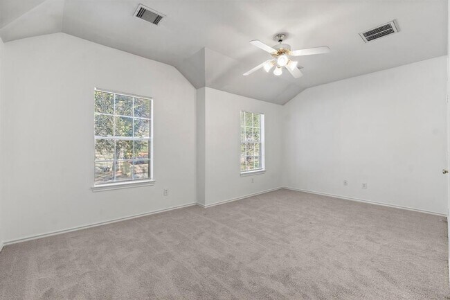 Building Photo - 122 S Walden Elms Cir
