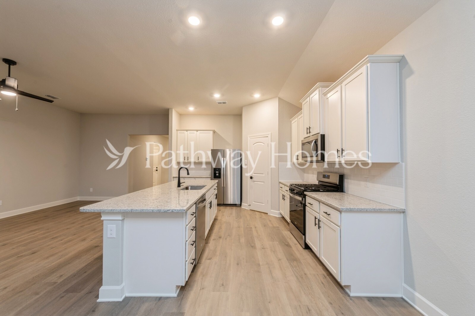 Building Photo - 624 Brookside Dr