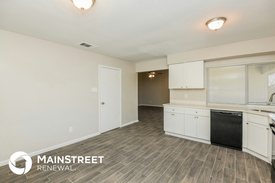 Building Photo - 2606 Shenandoah Dr