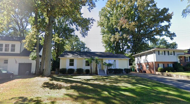 Building Photo - 900 Stanfield Dr