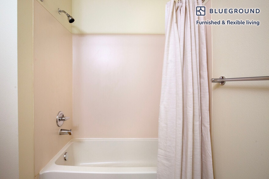 Building Photo - 3920 Stone Way N