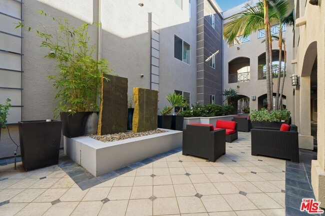 Building Photo - 4424 Whitsett Ave